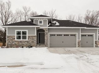 2848 Prairie Rose Dr, Norwalk, IA 50211