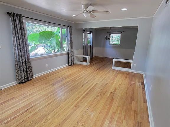3rd image of 558 Karen Rd