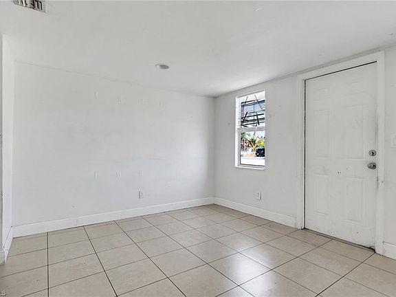 2nd image of 5326 Dixie DR
