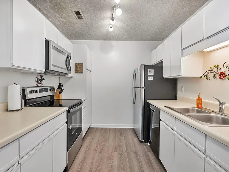 655 Balfour Rd — Photo 8