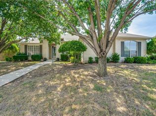 1013 Muscadine Vine St, Crowley, TX 76036