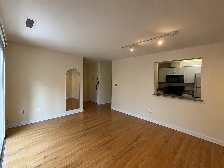 24 Chestnut St — Photo 6