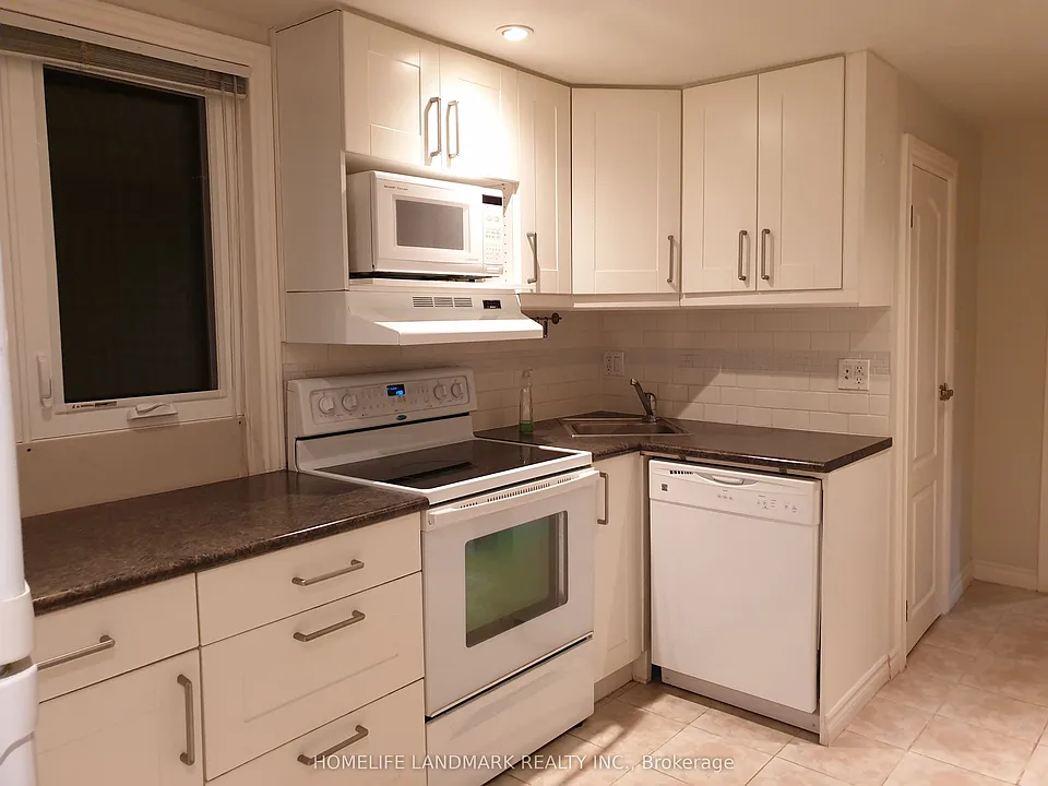 44 Guildcrest Dr #LOWER
