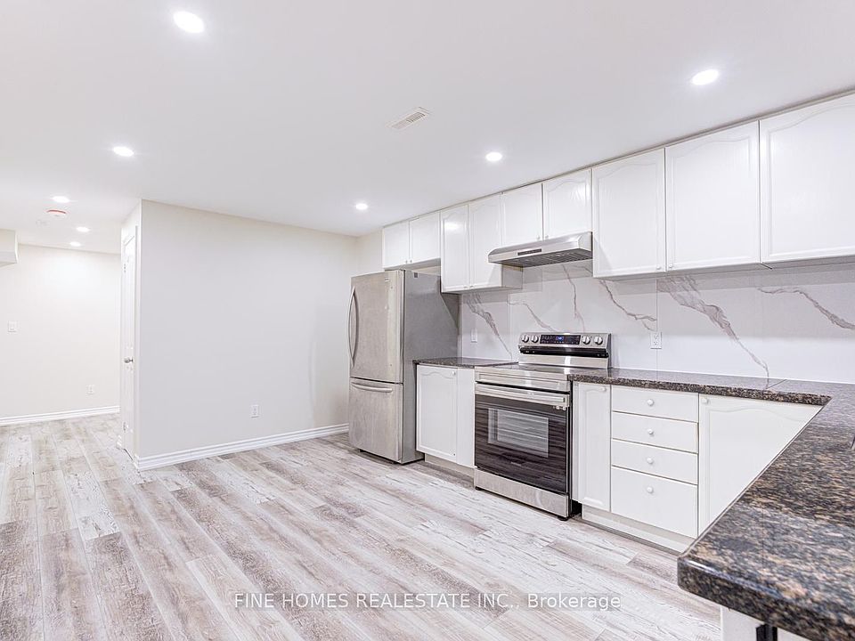 1st image of 28 Rockwood Cres