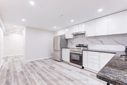 28 Rockwood Cres #LOWER Photo 1
