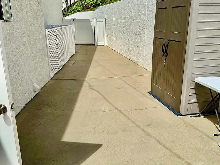 572 Harloe Ave — Photo 21