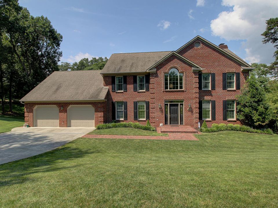 1st image of 1511 Lakecrest Ct SW