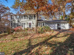 10708 Oldfield Dr, Reston, VA 20191