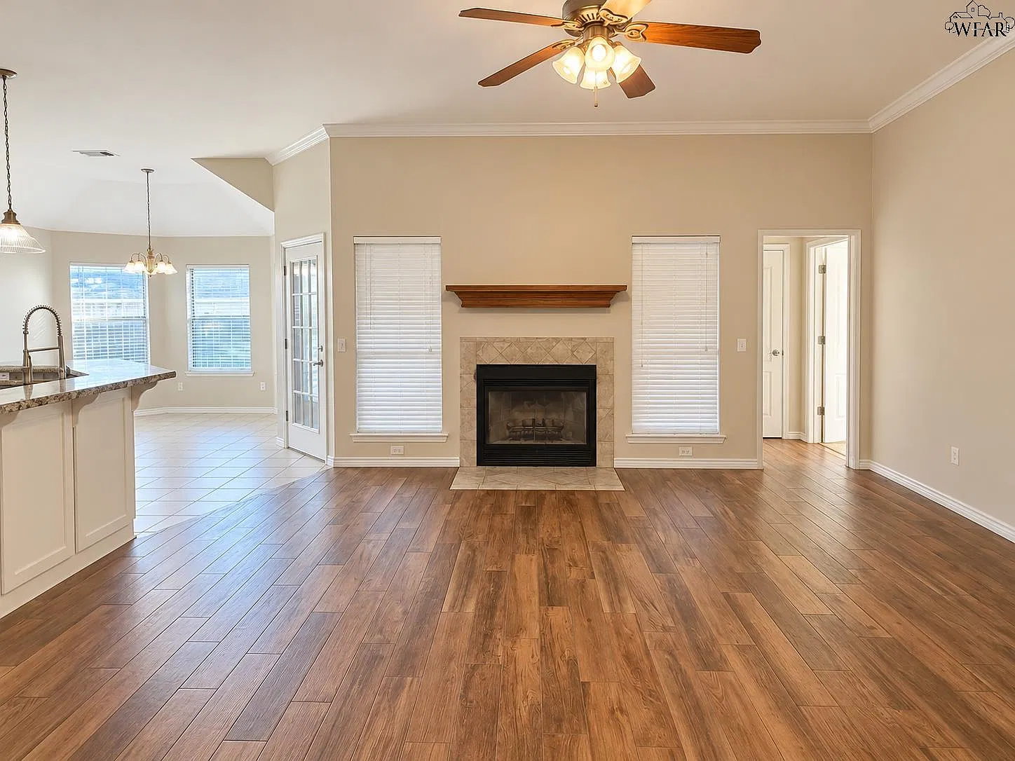 3 bed, 2.0 bath, 1818 sqft, $2,200 — Photo 4