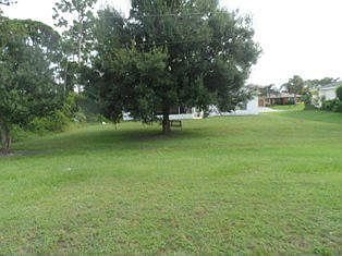 5th image of 858 SE Carnival Avenue