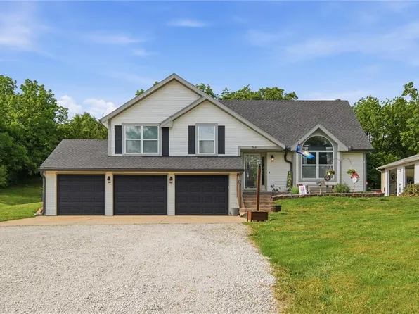 964 N 5th Hwy, Lansing, KS 66043