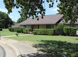 213 Amber Ln, Desoto, TX 75115