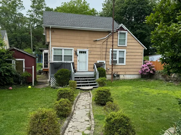 385 Chamberlain Avenue, Bridgeport, CT 06606