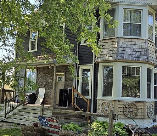 2nd image of 2265 N 3806th Rd