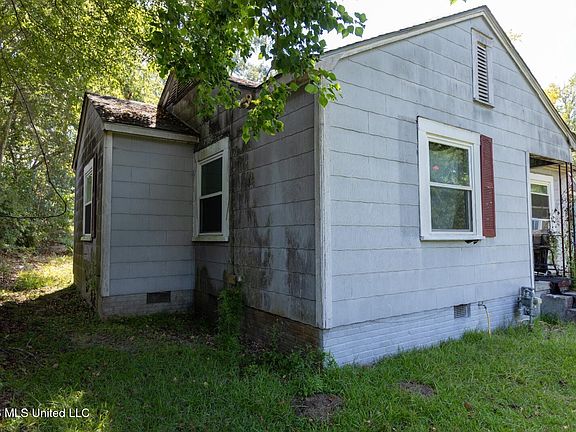 3rd image of 2213 N 3rd Ave