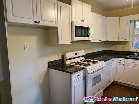 4th image of 172 N Woodland Dr