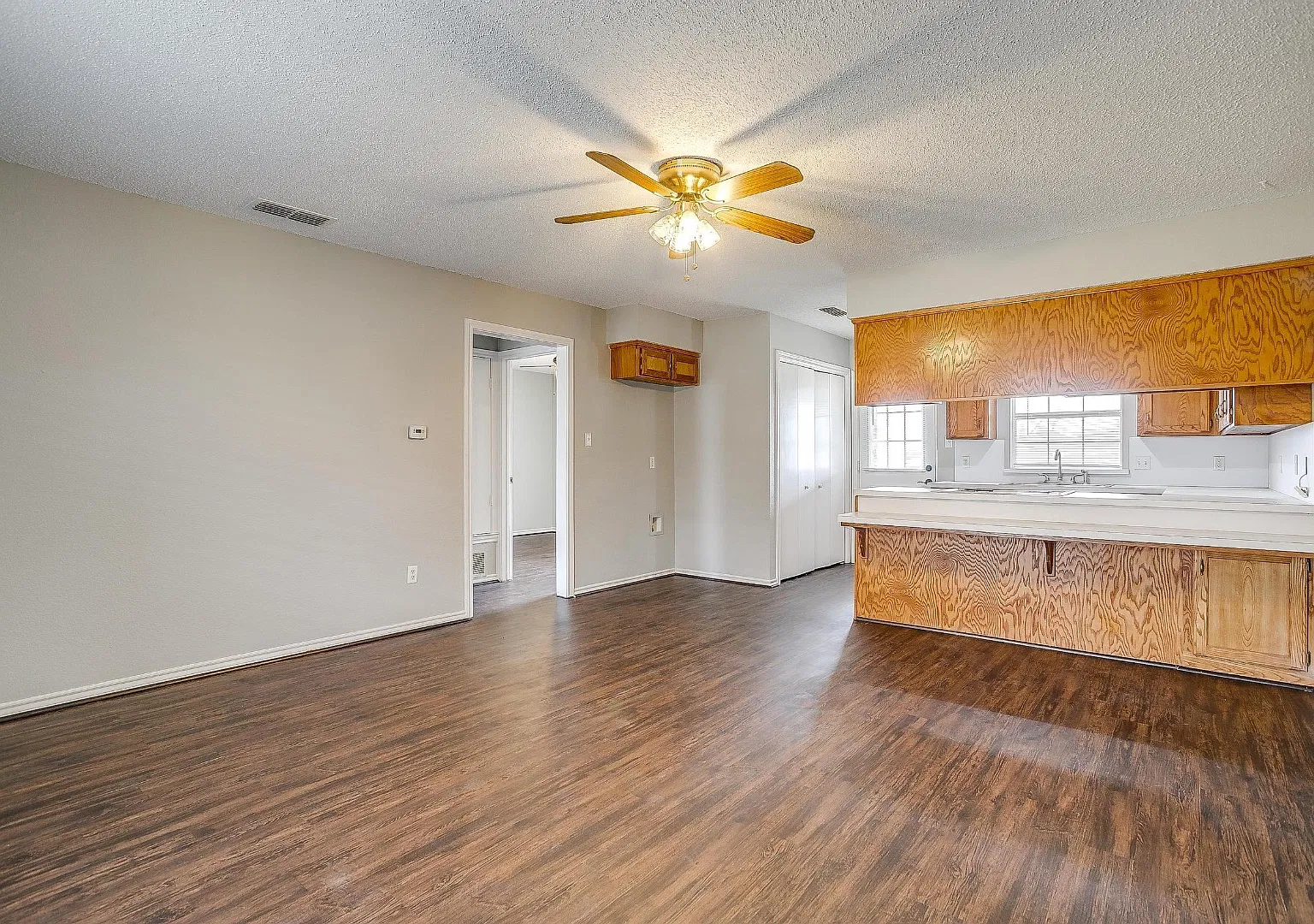 5001 Green Tree — Photo 1