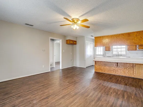 5001 Green Tree Ln, Joshua, TX 76058