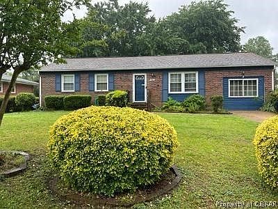 3rd image of 340 Thalia Dr