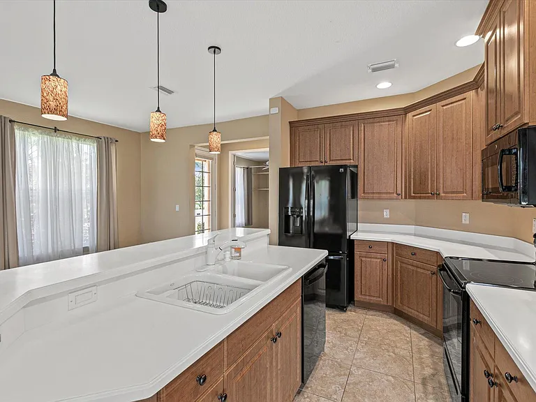 4331 Turnberry Cir — Photo 11