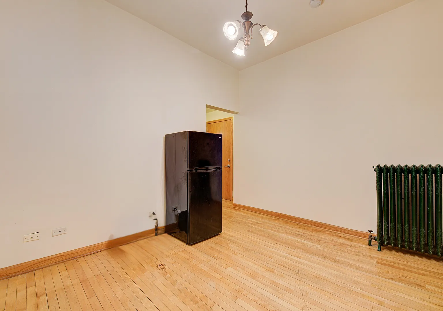 Studio, 300 sqft, $1,250 — Photo 4
