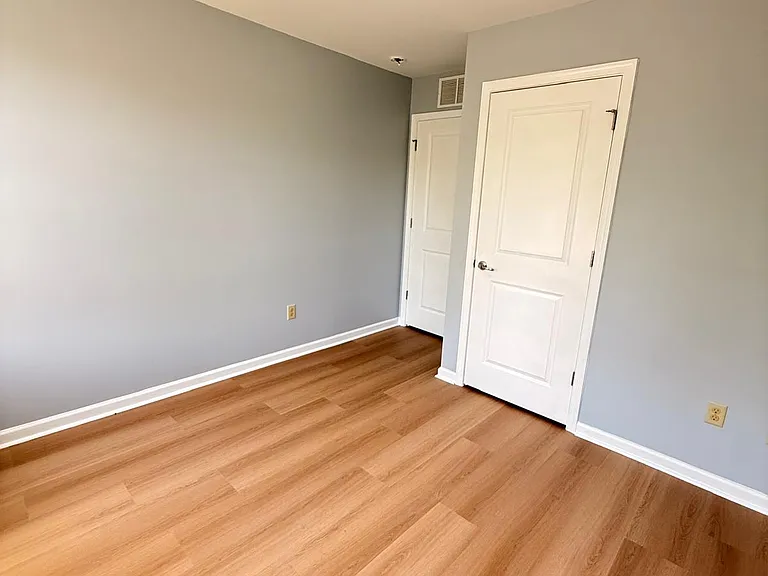 10 Rowand Way E — Photo 9