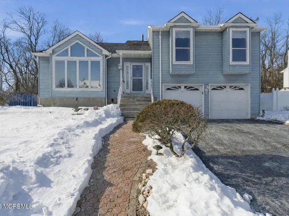 13 Heritage Drive, Howell, NJ 07731
