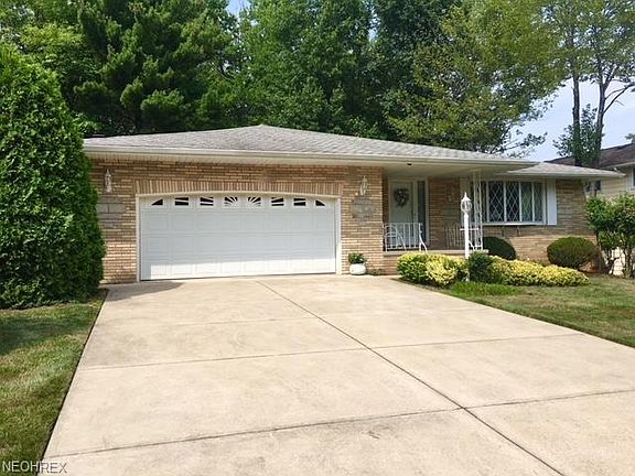 2nd image of 1525 Firethorn Dr