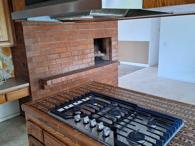 2822 E Alden Pl — Photo 6