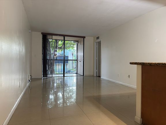 4th image of 14501 N Kendall Dr #H-204