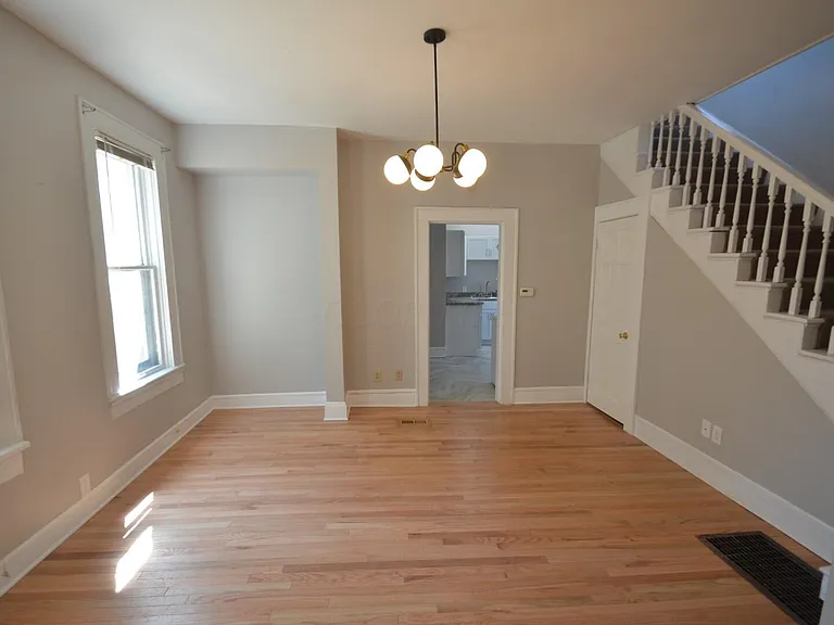 163 W 5th Ave — Photo 4