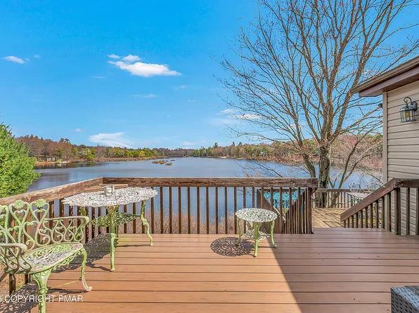 115 Seneca Ct, Long Pond, PA 18334