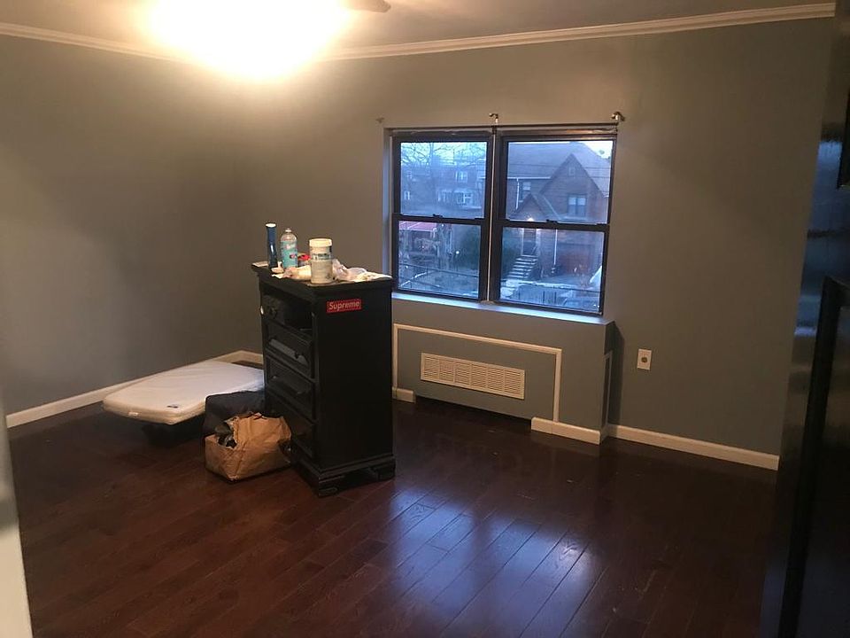 1st image of 1005 E 222nd St #1