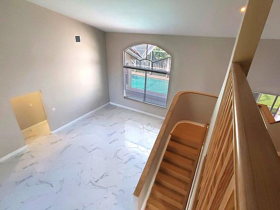 5th image of 13756 NW 21st St
