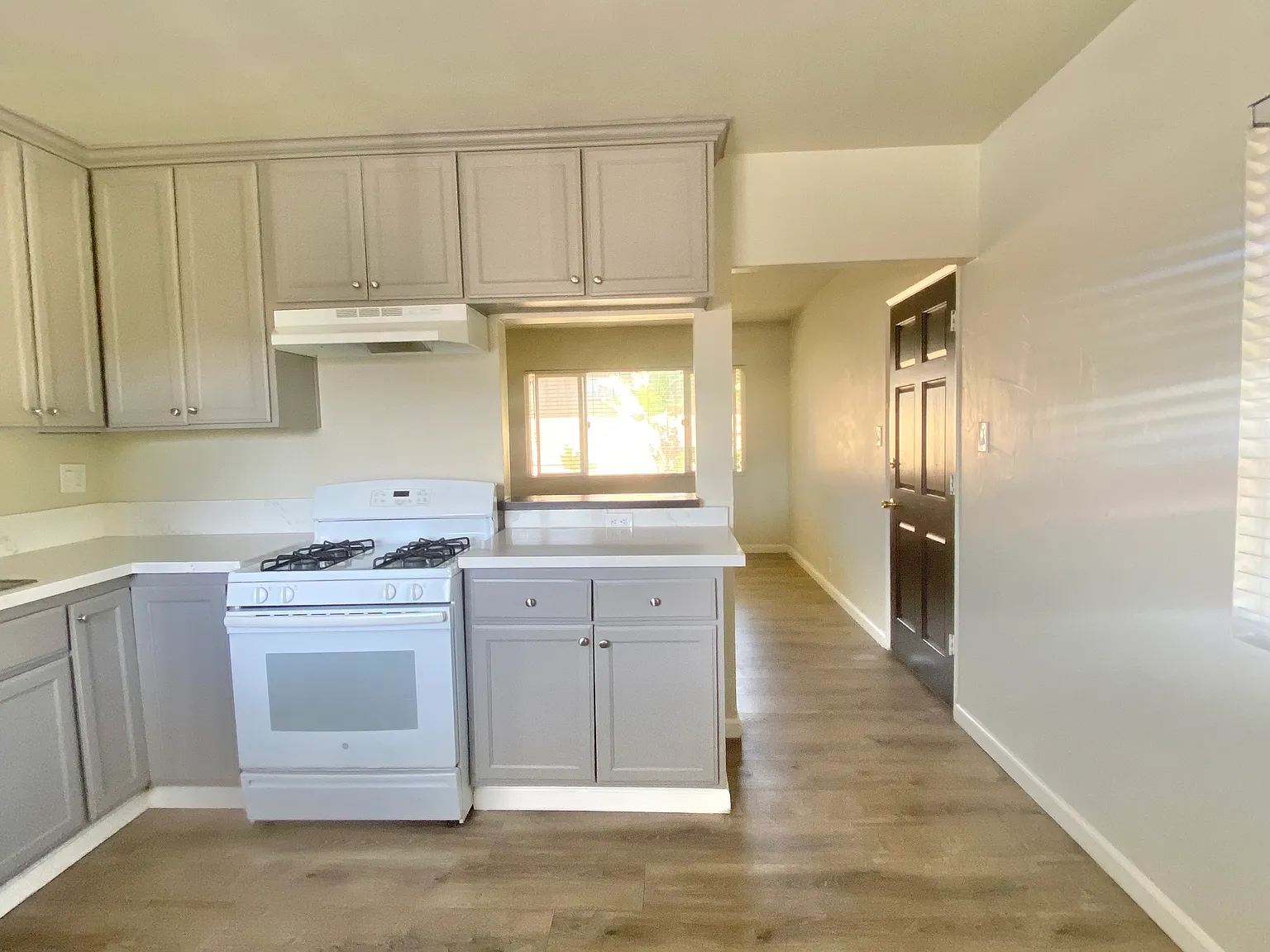 2 bed, 800 sqft, $2,395 — Photo 4