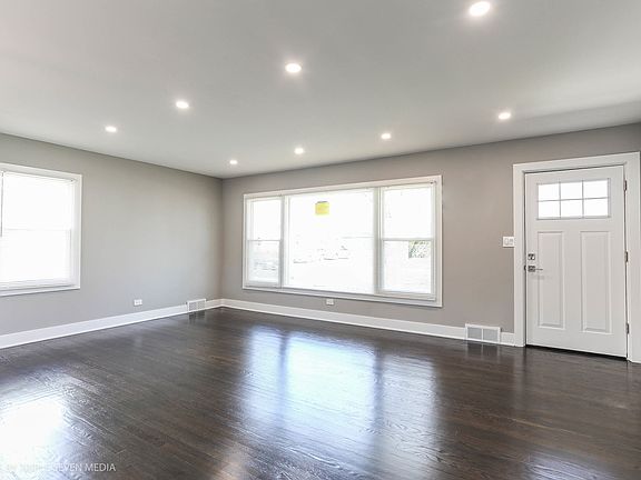 2nd image of 936 N Kaspar Ave