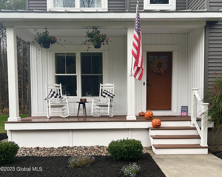 3rd image of 2756 W Lydius Street