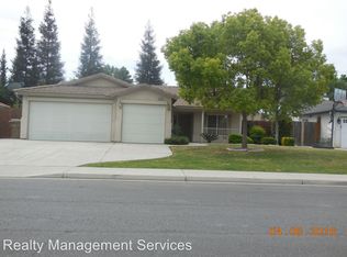 10105 Commodore Dr, Bakersfield, CA 93312