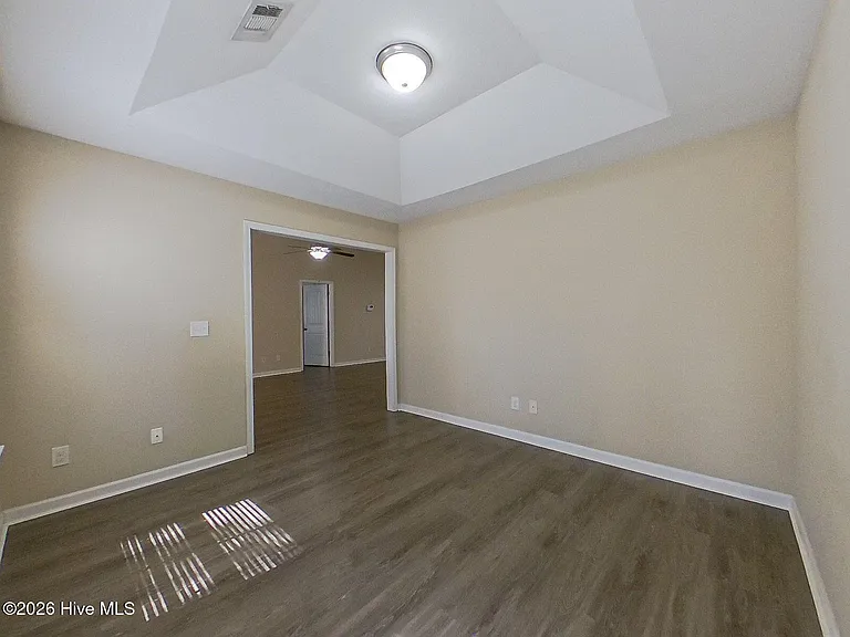 2710 York Ct — Photo 15