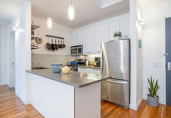 4th image of 114 West St Unit 2F