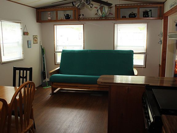 3rd image of 48 Dogwood St