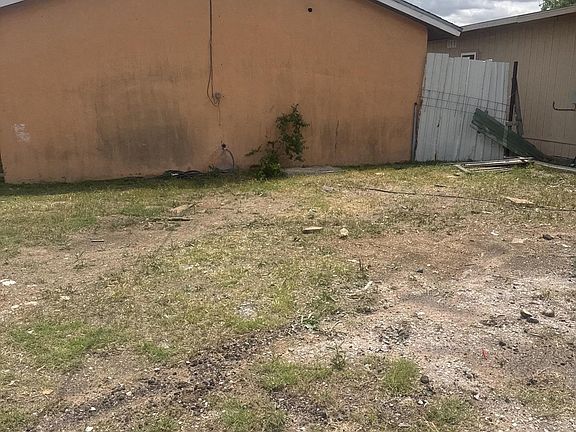 4th image of 308 W Van Buren Ave