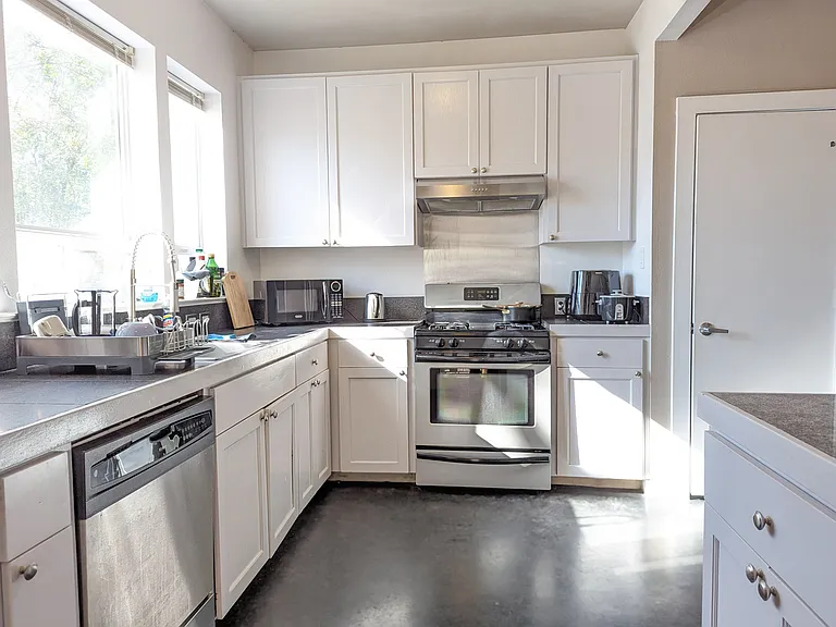 7106 Guadalupe St #B — Photo 3