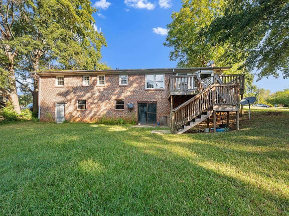 4th image of 714 Evelyn Dr