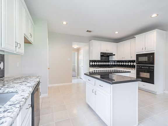 2nd image of 2722 Sica Hollow Ln
