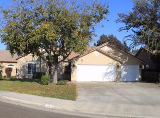 1132 E Chestnut Ct, Visalia, CA 93292