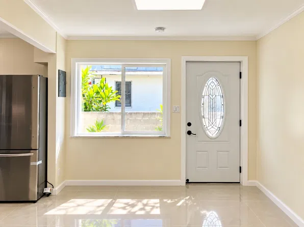 625 Coolidge St #2, Honolulu, HI 96826