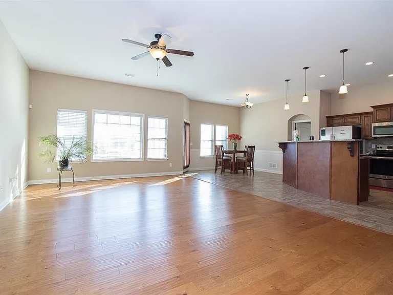 142 Shirley Blvd — Photo 6