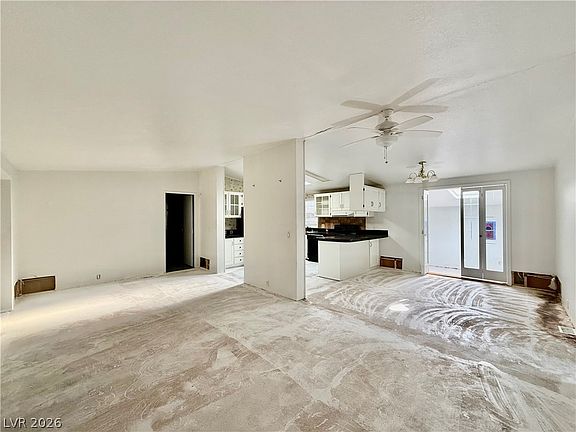3rd image of 6821 Surrey Ln