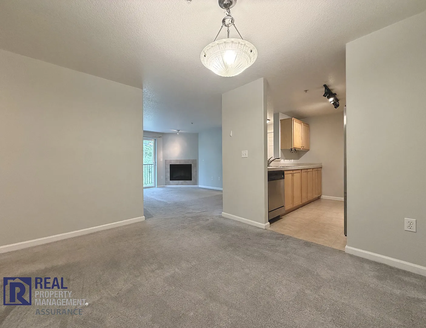 Tanasbourne 2BR/2BA Condo | Balcony, A/C & Covered Parking — Photo 4